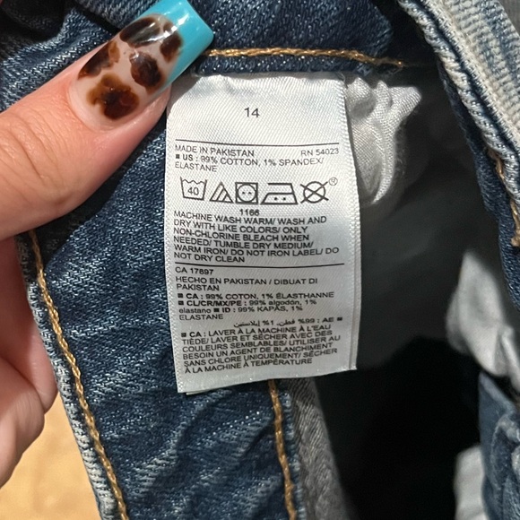 Old Navy High Rise OG Straight Cutoff Jean Shorts Women’s Size 14 NWT - Picture 4 of 5